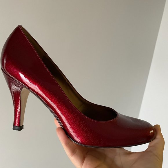 Arturo Chiang, US size 8.5W, red patent pumps - Picture 4 of 12